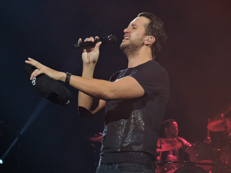 Luke Bryan: Country On Tour with Chayce Beckham, Conner Smith, Hailey Whitters & DJ Rock at Xcel Energy Center